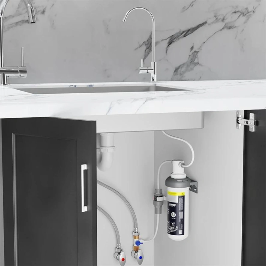 Under-sink drinking water filtration system
